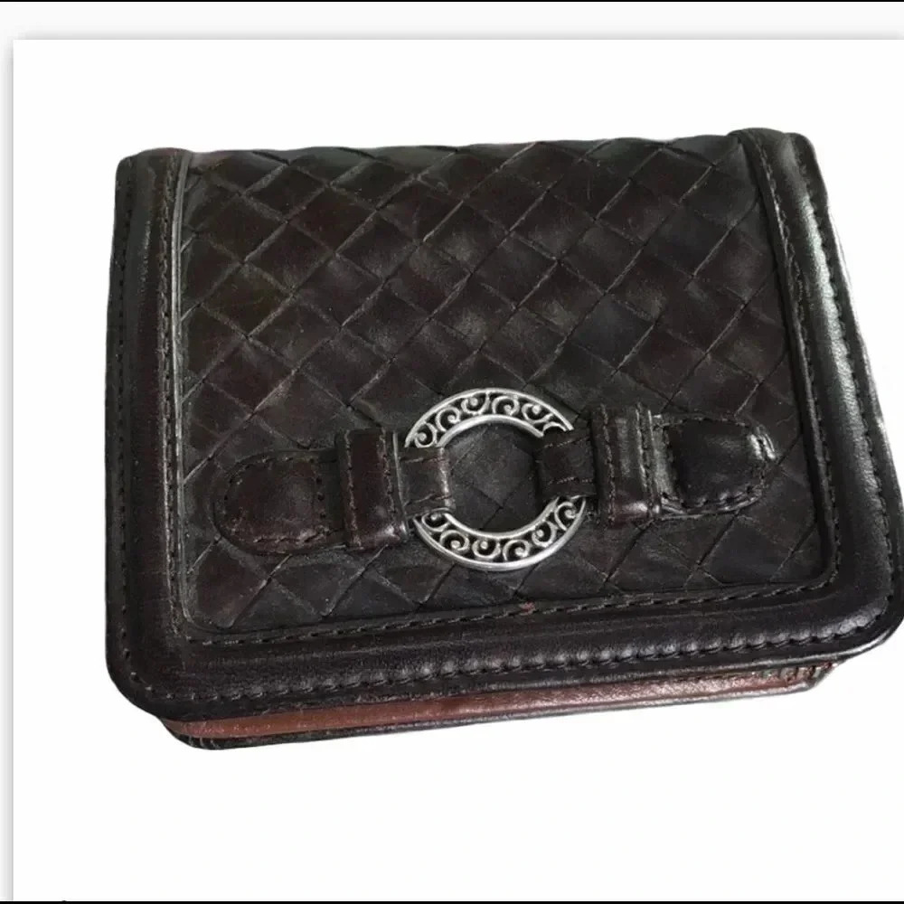 Brighton brown leather wallet Key ring Silver embellishments Zippered pocket